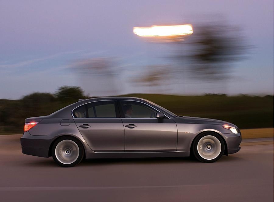  BMW 5-Series 2007 года  (фото 81 из 93)